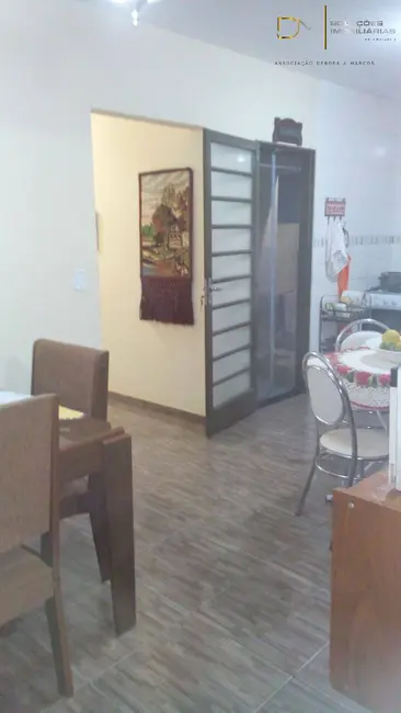 Foto 8 de Casa com 2 quartos à venda, 171m2 em Jardim Itamarati, Botucatu - SP