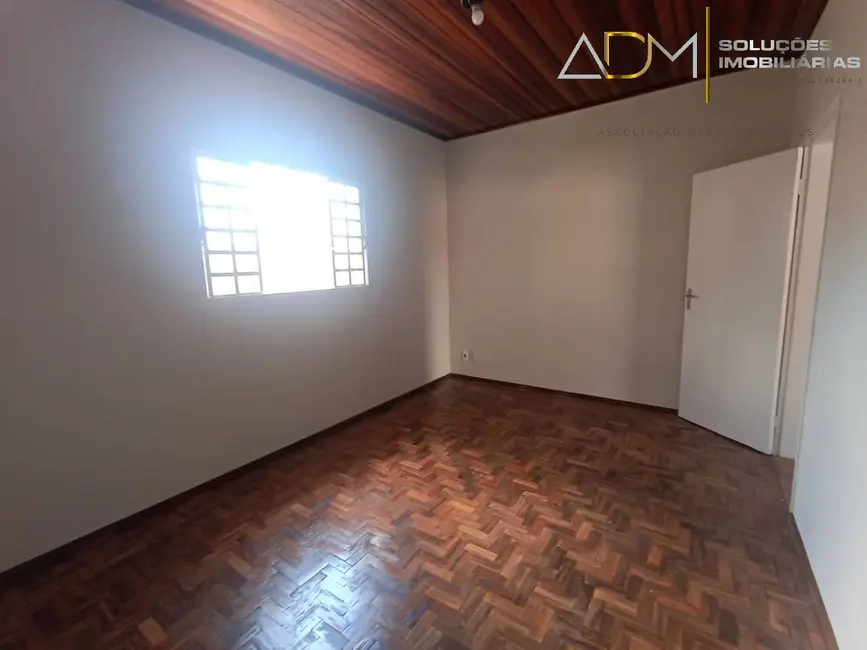 Foto 3 de Casa com 2 quartos à venda, 104m2 em Vila São Lúcio, Botucatu - SP
