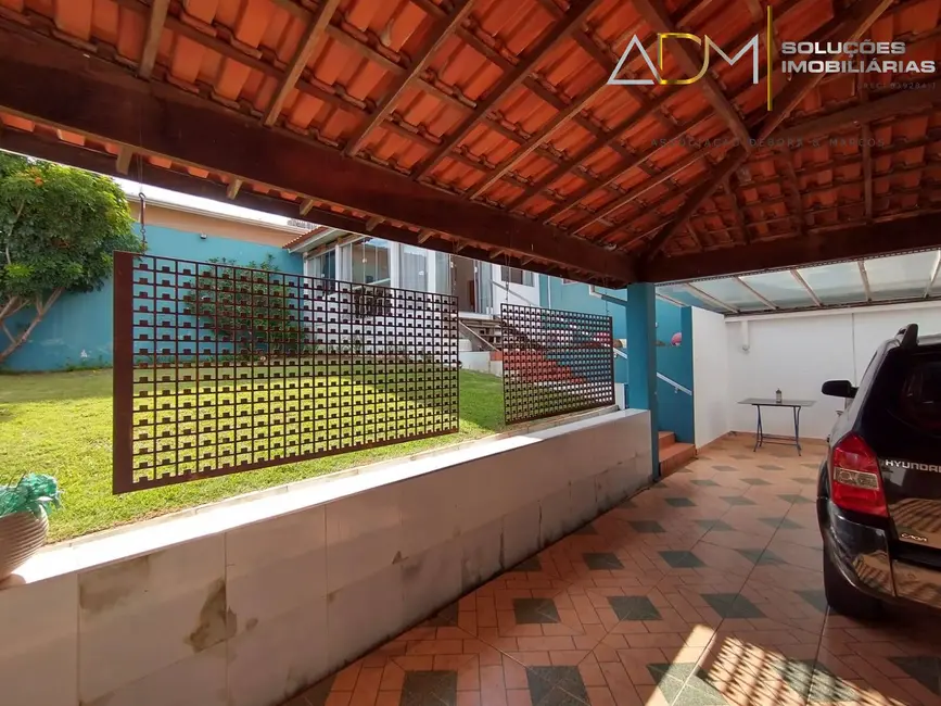 Casa com 3 quartos à venda, 234m2 em Recanto Azul, Botucatu - SP - imagem 3 Foto 3 de Casa com 3 quartos à venda, 234m2 em Recanto Azul, Botucatu - SP