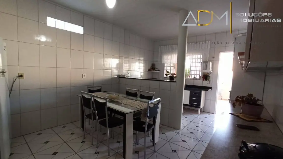 Foto 9 de Casa com 2 quartos à venda, 267m2 em Botucatu - SP