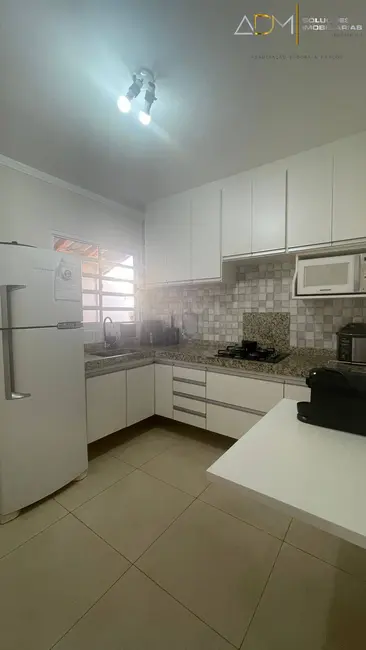 Foto 3 de Casa com 3 quartos à venda, 140m2 em Botucatu - SP