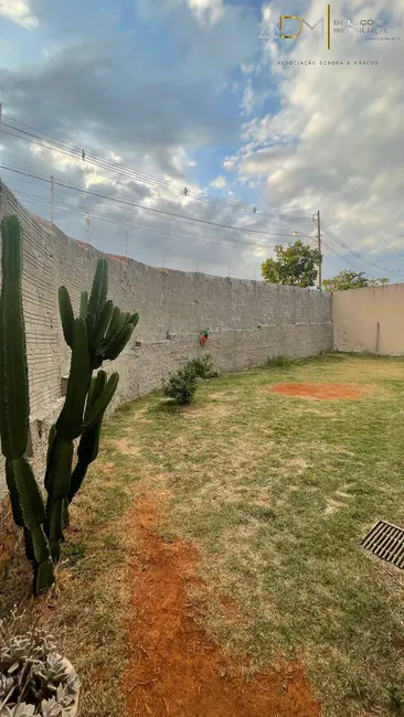 Foto 9 de Casa com 3 quartos à venda, 140m2 em Botucatu - SP