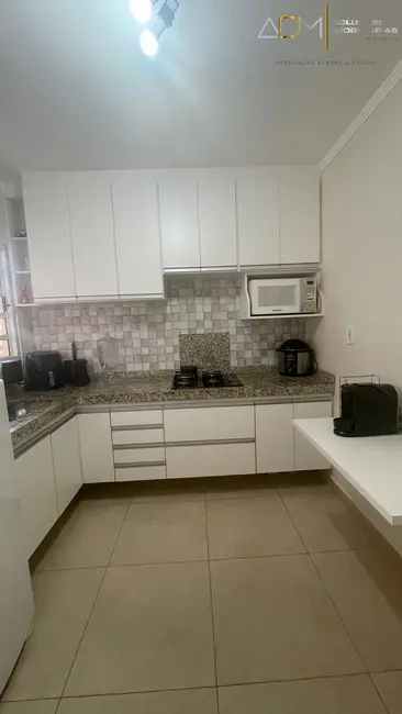 Foto 2 de Casa com 3 quartos à venda, 140m2 em Botucatu - SP