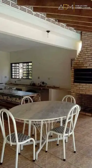 Foto 8 de Chácara com 3 quartos à venda, 182m2 em Botucatu - SP