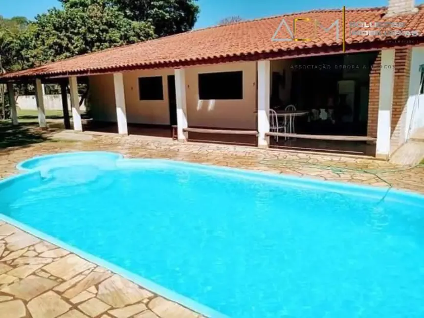 Foto 2 de Chácara com 3 quartos à venda, 182m2 em Botucatu - SP