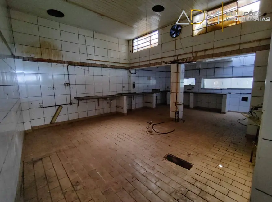 Foto 4 de Sala Comercial à venda e para alugar, 650m2 em Vila São Lúcio, Botucatu - SP