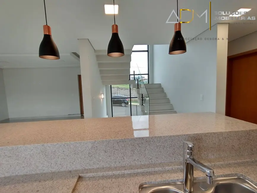 Foto 7 de Sobrado com 3 quartos à venda, 307m2 em Botucatu - SP