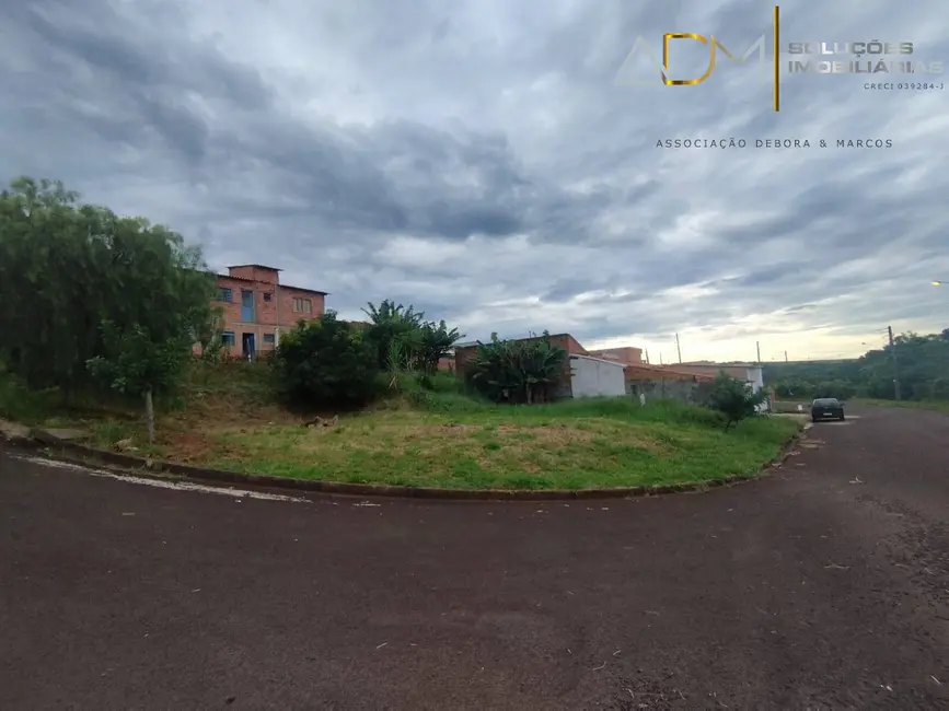 Foto 2 de Terreno / Lote à venda, 233m2 em Jardim Ypê, Botucatu - SP