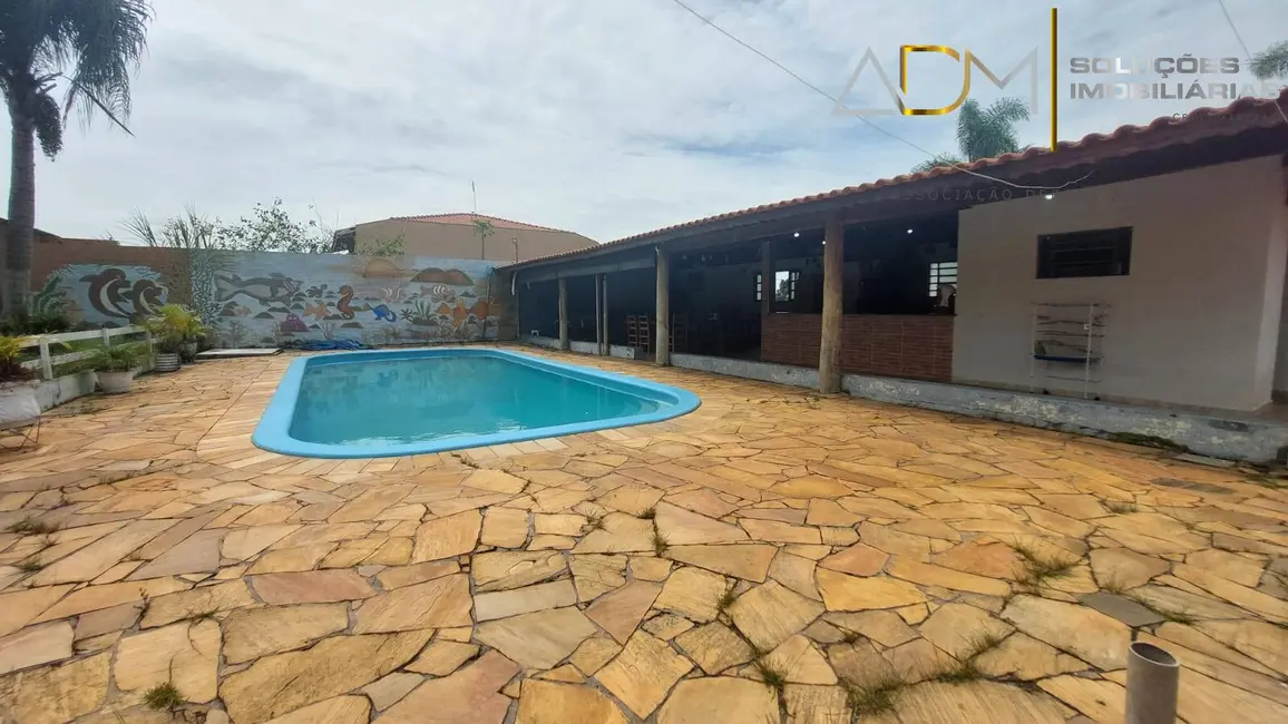 Foto 3 de Chácara com 3 quartos à venda, 540m2 em Botucatu - SP