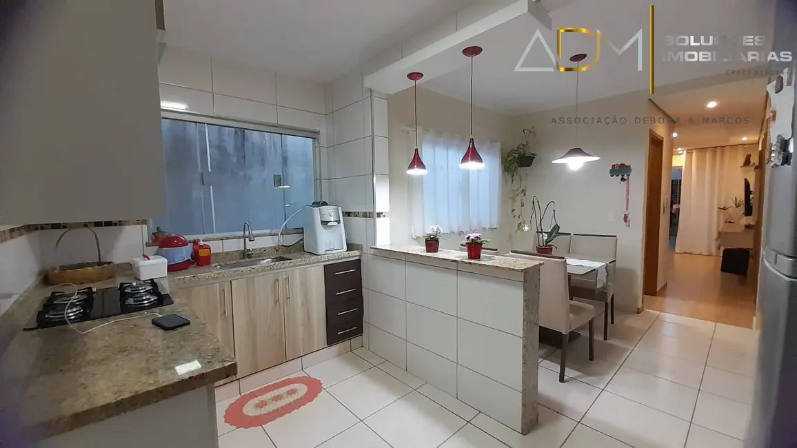 Foto 2 de Casa com 2 quartos à venda, 200m2 em Botucatu - SP