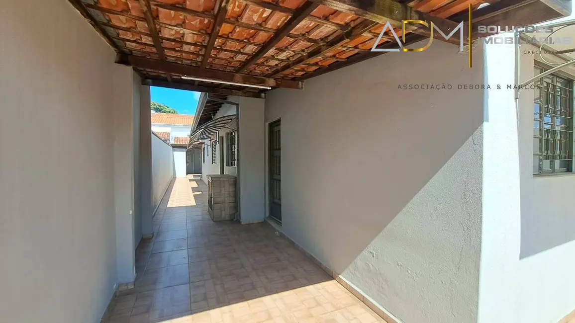 Foto 3 de Casa com 2 quartos à venda, 138m2 em Jardim Chácara dos Pinheiros, Botucatu - SP