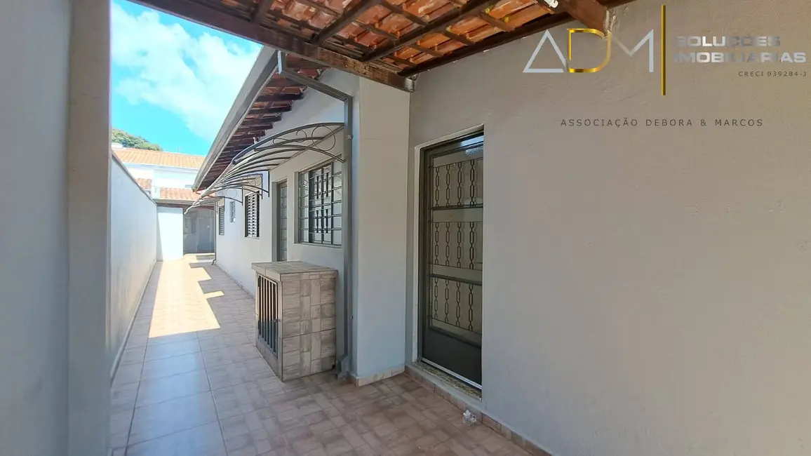 Foto 4 de Casa com 2 quartos à venda, 138m2 em Jardim Chácara dos Pinheiros, Botucatu - SP