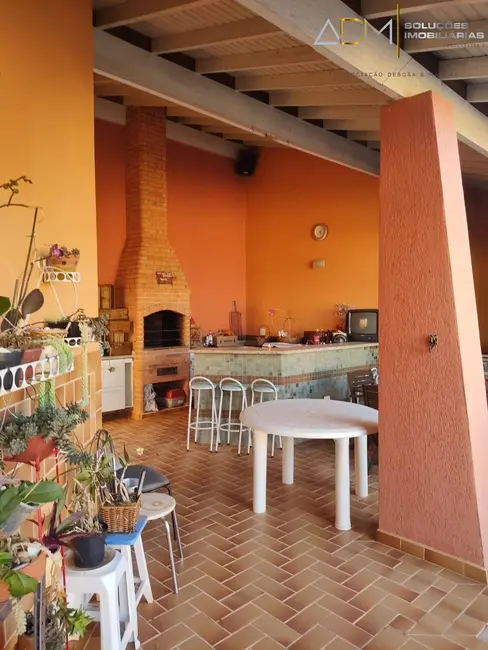 Foto 4 de Sobrado com 5 quartos à venda, 760m2 em Botucatu - SP