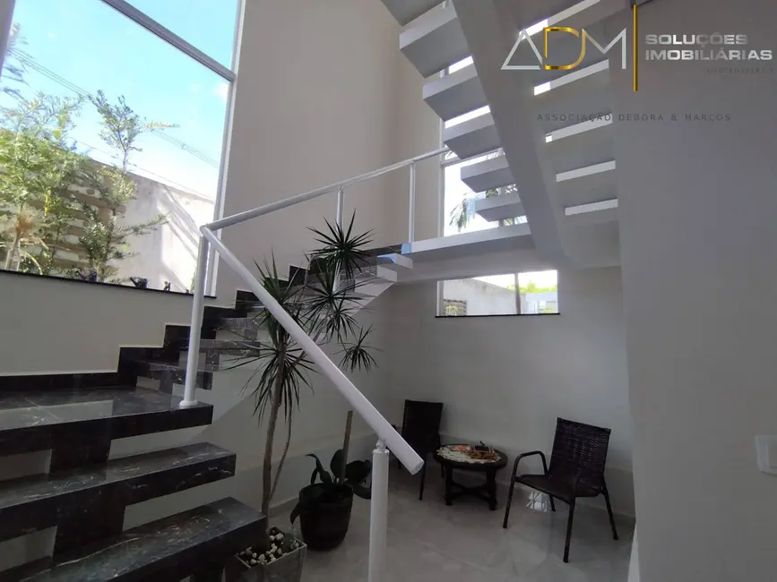 Foto 3 de Casa com 5 quartos à venda, 372m2 em Jardim Chácara dos Pinheiros, Botucatu - SP