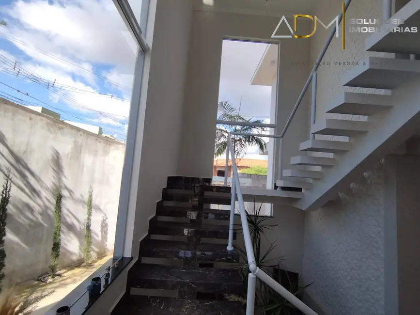 Foto 4 de Casa com 5 quartos à venda, 372m2 em Jardim Chácara dos Pinheiros, Botucatu - SP