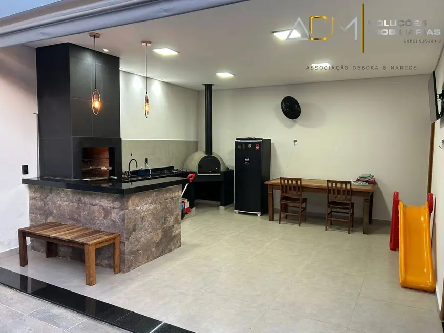 Foto 3 de Casa com 2 quartos à venda, 250m2 em Jardim Itália, Botucatu - SP