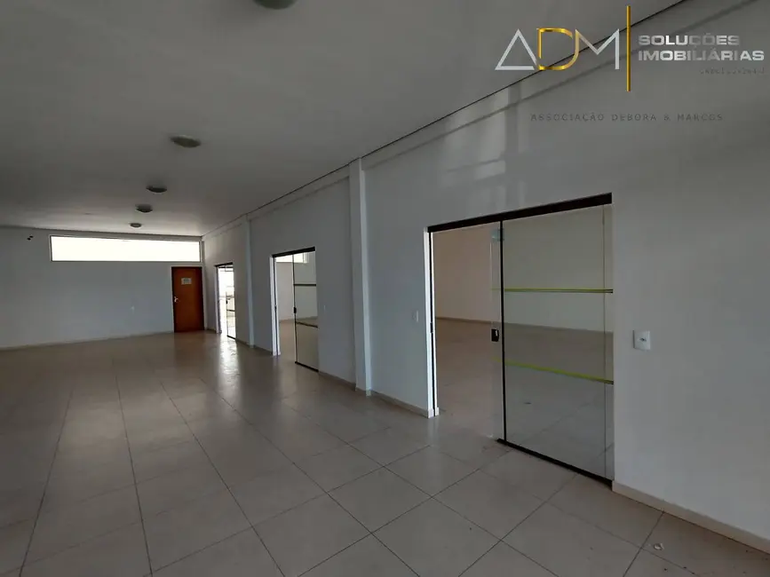 Foto 4 de Sala Comercial para alugar, 300m2 em Centro, Botucatu - SP