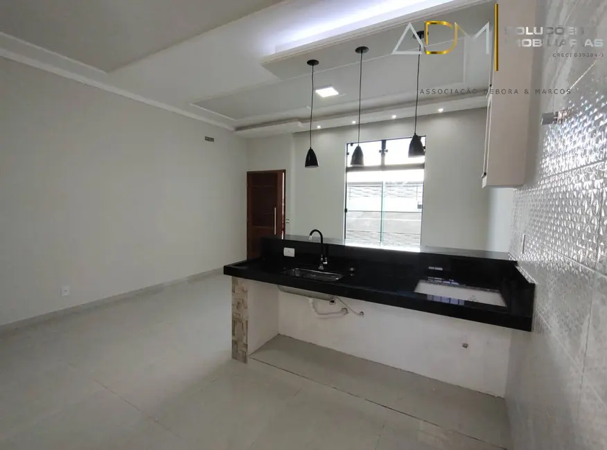 Foto 3 de Casa com 2 quartos à venda, 137m2 em Lívia, Botucatu - SP