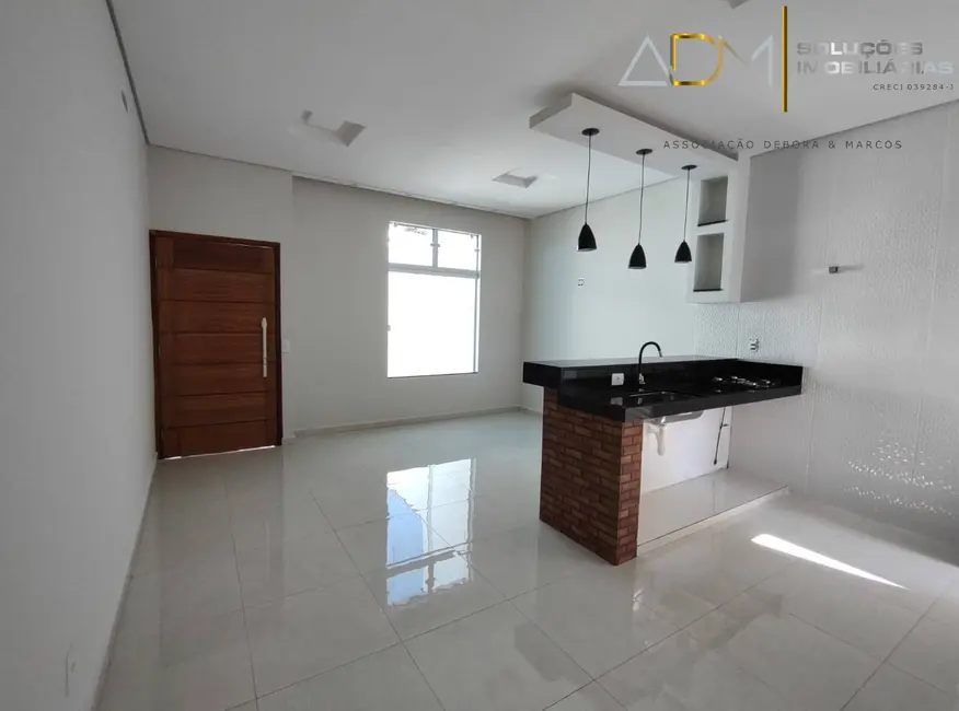 Foto 2 de Casa com 2 quartos à venda, 137m2 em Lívia, Botucatu - SP