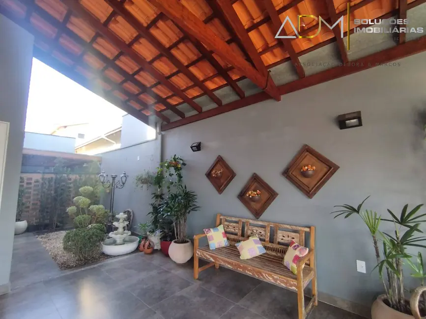 Foto 3 de Sobrado com 3 quartos à venda, 420m2 em Colinas do Paraíso, Botucatu - SP