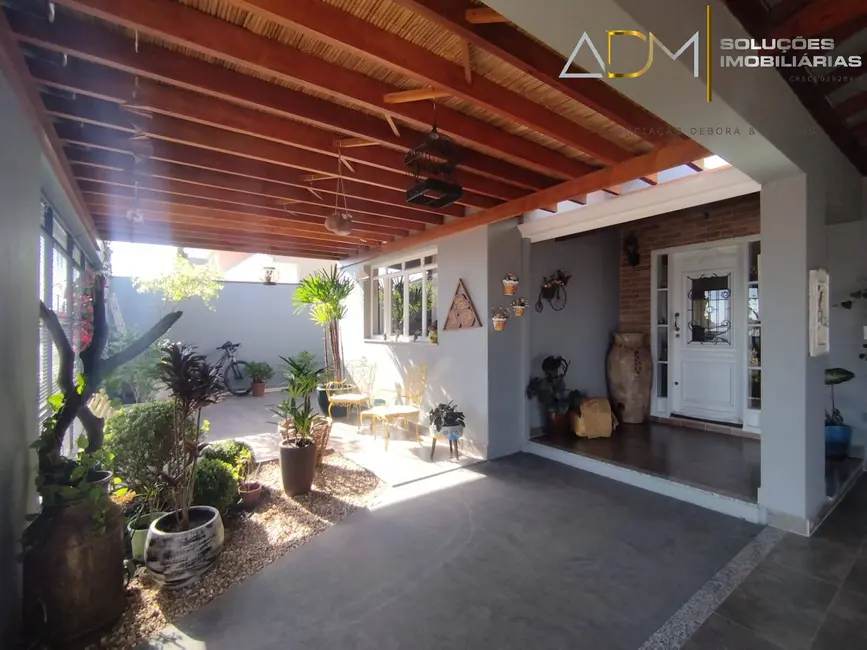 Foto 5 de Sobrado com 3 quartos à venda, 420m2 em Colinas do Paraíso, Botucatu - SP