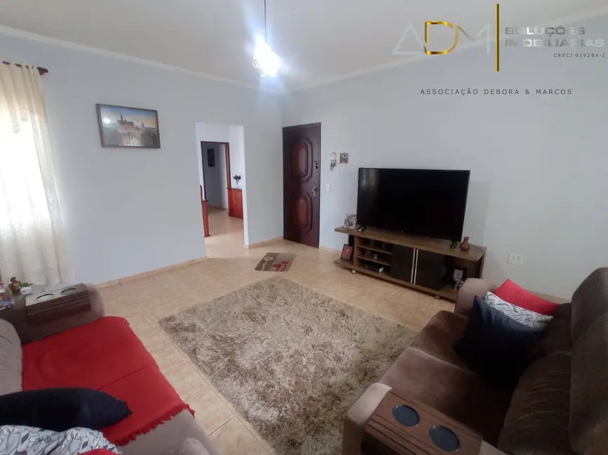 Foto 3 de Casa com 3 quartos à venda, 300m2 em Vila Cidade Jardim, Botucatu - SP