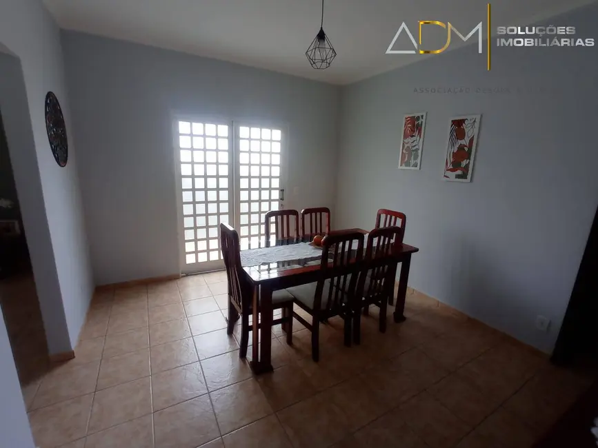 Foto 4 de Casa com 3 quartos à venda, 300m2 em Vila Cidade Jardim, Botucatu - SP