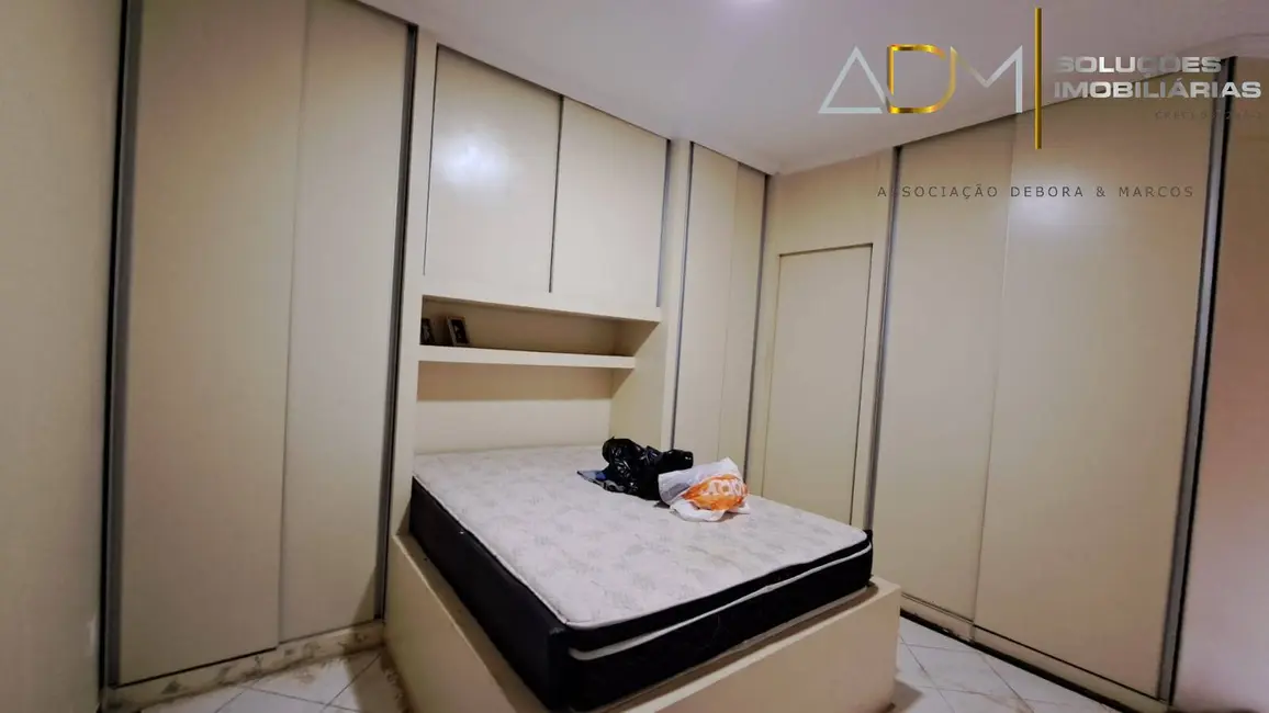 Foto 6 de Sobrado com 4 quartos à venda, 360m2 em Jardim Aeroporto, Botucatu - SP