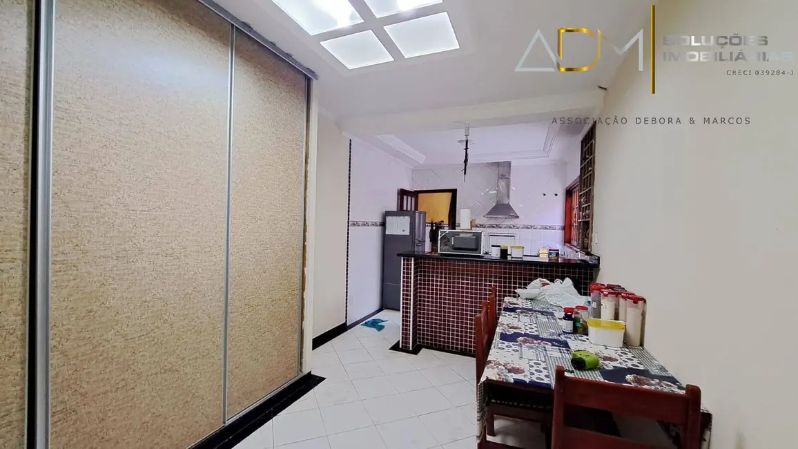 Foto 4 de Sobrado com 4 quartos à venda, 360m2 em Jardim Aeroporto, Botucatu - SP