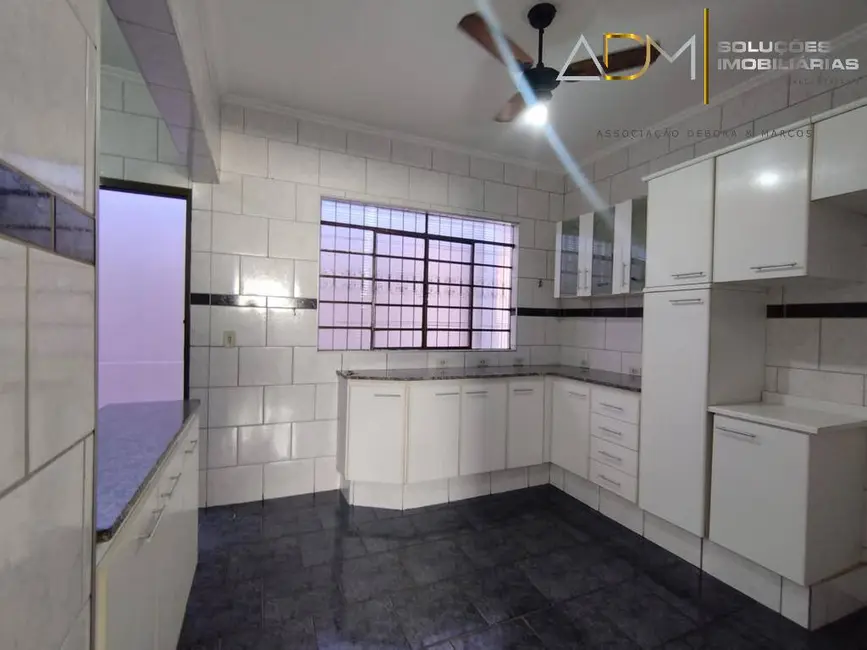 Foto 5 de Casa com 3 quartos à venda, 350m2 em Vila Lavapés, Botucatu - SP