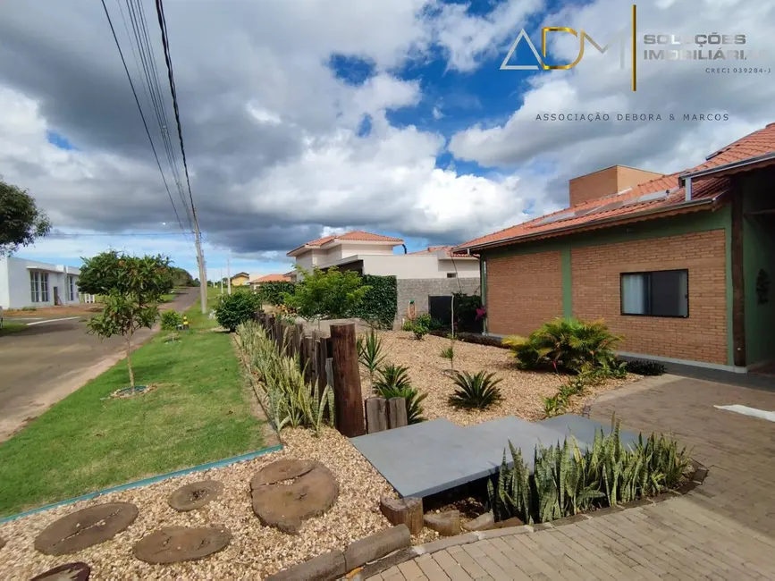 Foto 3 de Casa de Condomínio com 3 quartos à venda, 1000m2 em Botucatu - SP