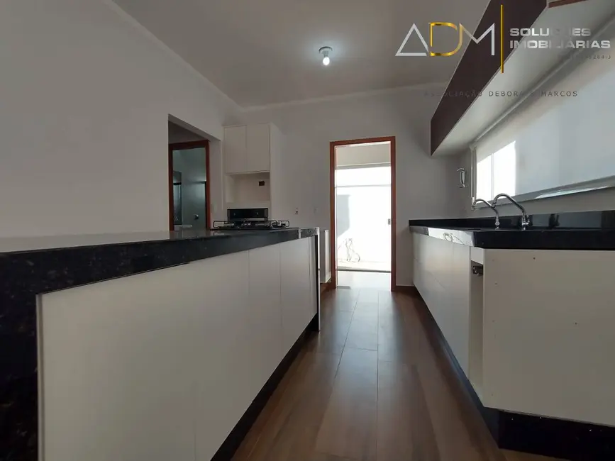 Foto 3 de Casa com 2 quartos à venda, 282m2 em Villas Paraíso, Botucatu - SP