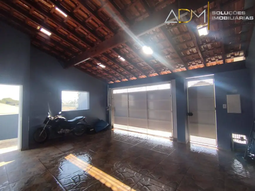 Foto 8 de Casa com 2 quartos à venda, 200m2 em Botucatu - SP