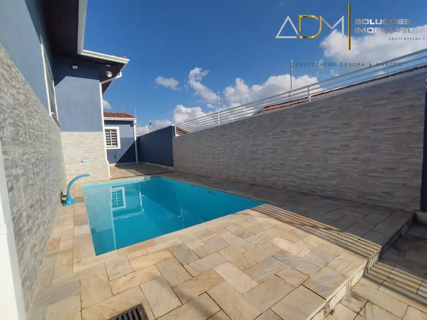 Foto 3 de Casa com 2 quartos à venda, 200m2 em Botucatu - SP