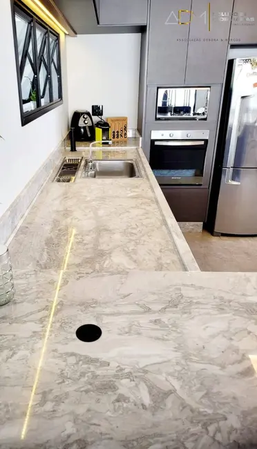 Foto 3 de Casa com 3 quartos à venda, 450m2 em Parque Residencial Nazaré, Botucatu - SP