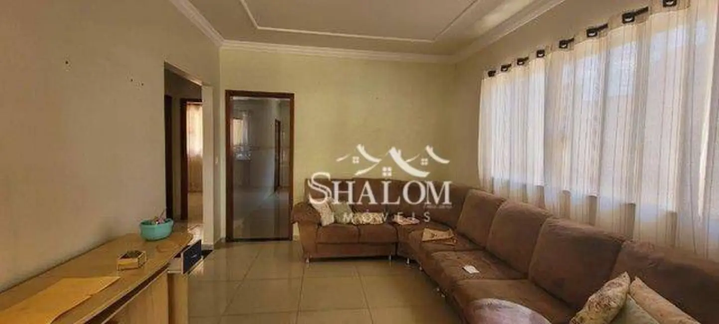 Casa com 3 quartos à venda, 300m2 em Jardim Panorama, Sarandi - PR - imagem 8 Foto 8 de Casa com 3 quartos à venda, 300m2 em Jardim Panorama, Sarandi - PR