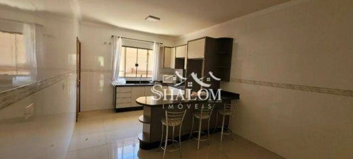 Casa com 3 quartos à venda, 300m2 em Jardim Panorama, Sarandi - PR - imagem 7 Foto 7 de Casa com 3 quartos à venda, 300m2 em Jardim Panorama, Sarandi - PR