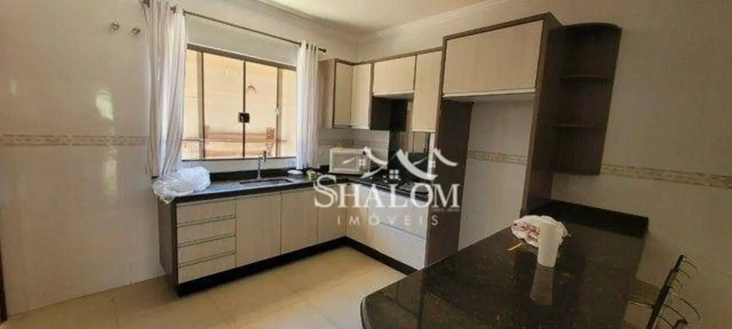 Casa com 3 quartos à venda, 300m2 em Jardim Panorama, Sarandi - PR - imagem 6 Foto 6 de Casa com 3 quartos à venda, 300m2 em Jardim Panorama, Sarandi - PR