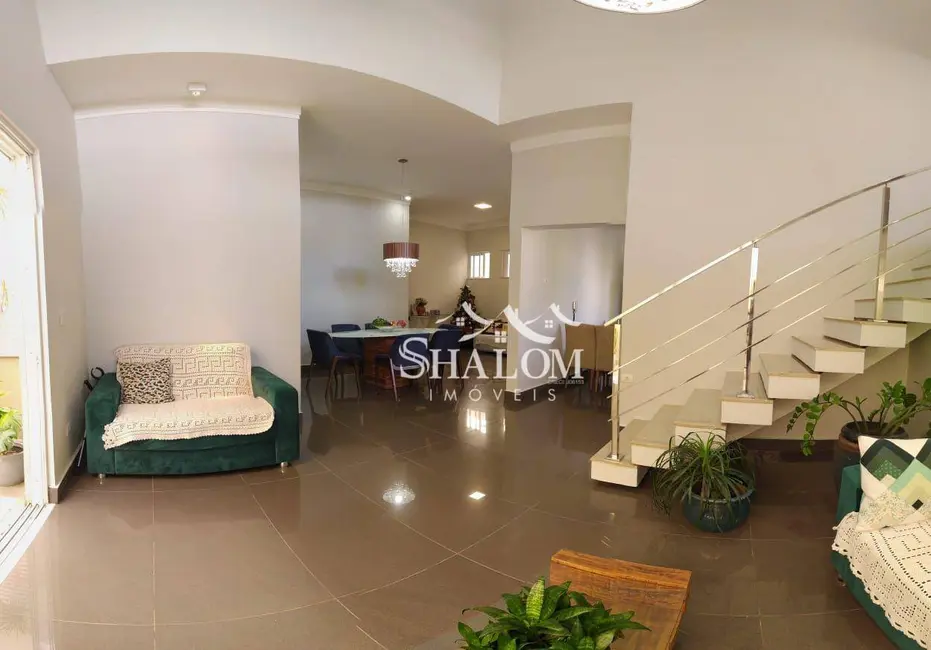 Foto 1 de Sobrado com 4 quartos à venda, 312m2 em Jardim Novo Horizonte, Maringa - PR