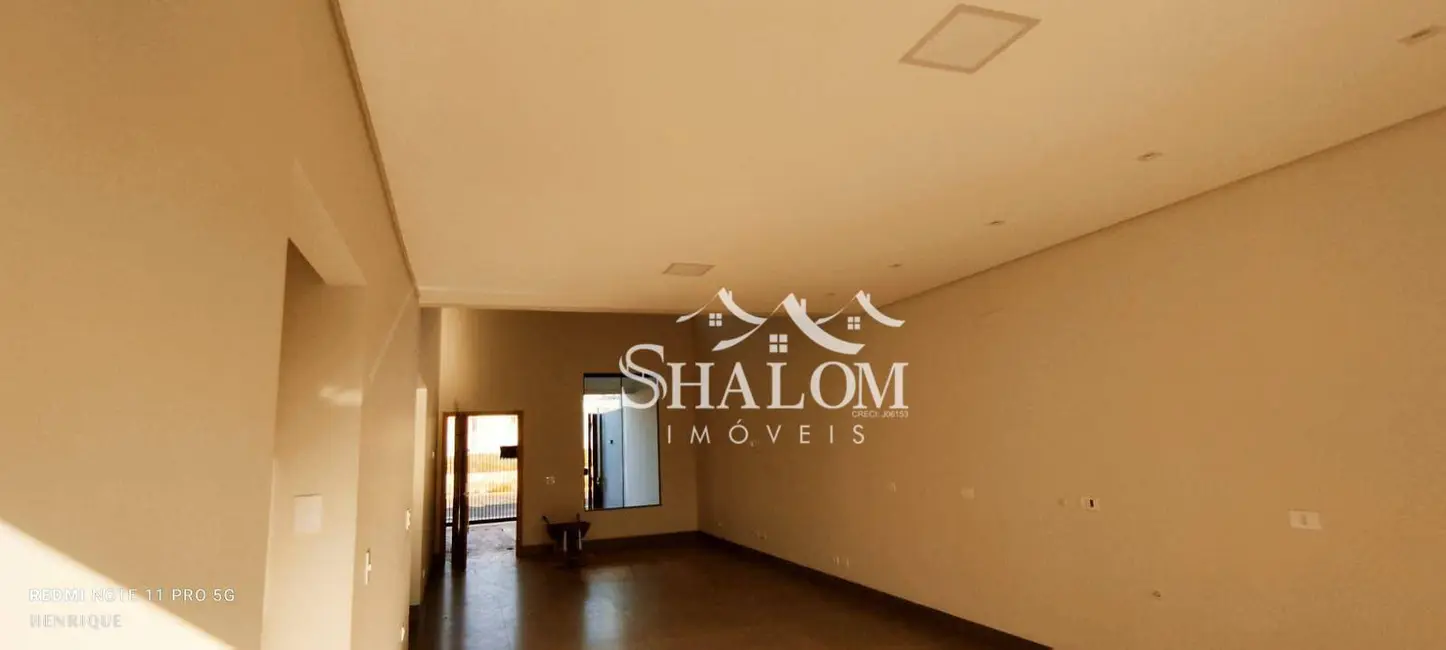 Casa com 3 quartos à venda, 200m2 em Jardim Itália, Maringa - PR - imagem 4 Foto 4 de Casa com 3 quartos à venda, 200m2 em Jardim Itália, Maringa - PR