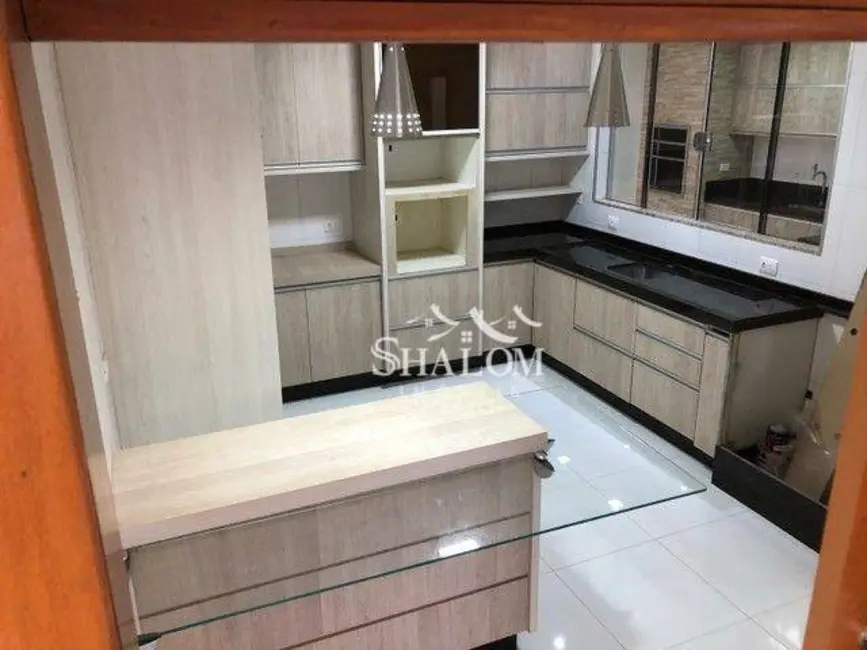 Sobrado com 4 quartos à venda, 249m2 em Jardim Real, Maringa - PR - imagem 4 Foto 4 de Sobrado com 4 quartos à venda, 249m2 em Jardim Real, Maringa - PR