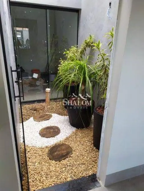 Casa com 3 quartos à venda, 165m2 em Jardim Ipanema, Maringa - PR - imagem 3 Foto 3 de Casa com 3 quartos à venda, 165m2 em Jardim Ipanema, Maringa - PR