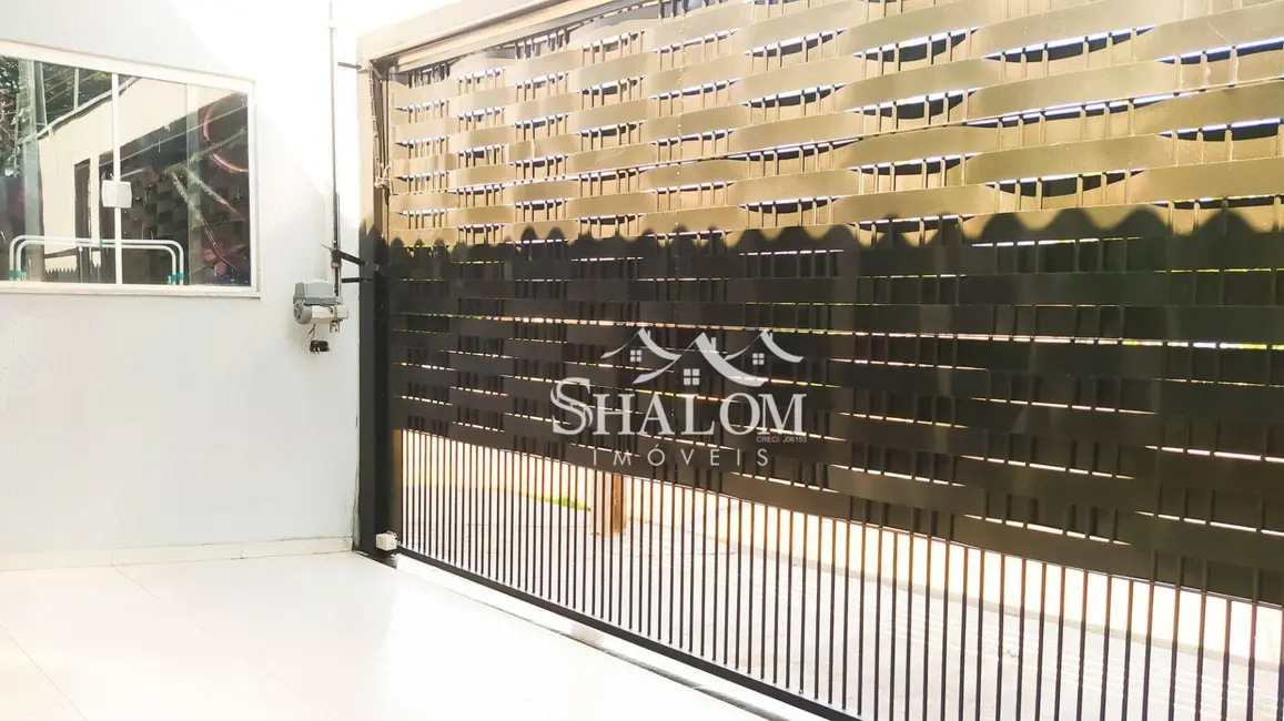 Casa com 3 quartos à venda, 138m2 em Jardim Independência II, Sarandi - PR - imagem 3 Foto 3 de Casa com 3 quartos à venda, 138m2 em Jardim Independência II, Sarandi - PR