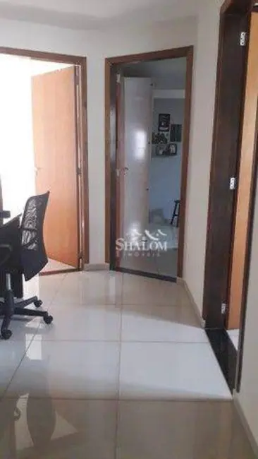 Casa com 4 quartos à venda, 360m2 em Conjunto Habitacional Karina, Maringa - PR - imagem 9 Foto 9 de Casa com 4 quartos à venda, 360m2 em Conjunto Habitacional Karina, Maringa - PR