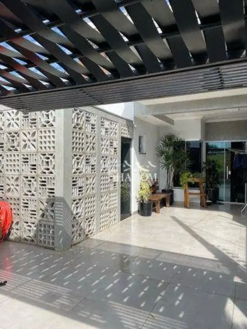 Casa com 3 quartos à venda, 150m2 em Jardim Araucária, Maringa - PR - imagem 3 Foto 3 de Casa com 3 quartos à venda, 150m2 em Jardim Araucária, Maringa - PR