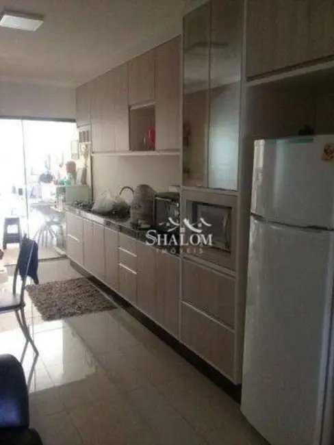 Foto 3 de Casa com 2 quartos à venda, 110m2 em Zona 08, Maringa - PR