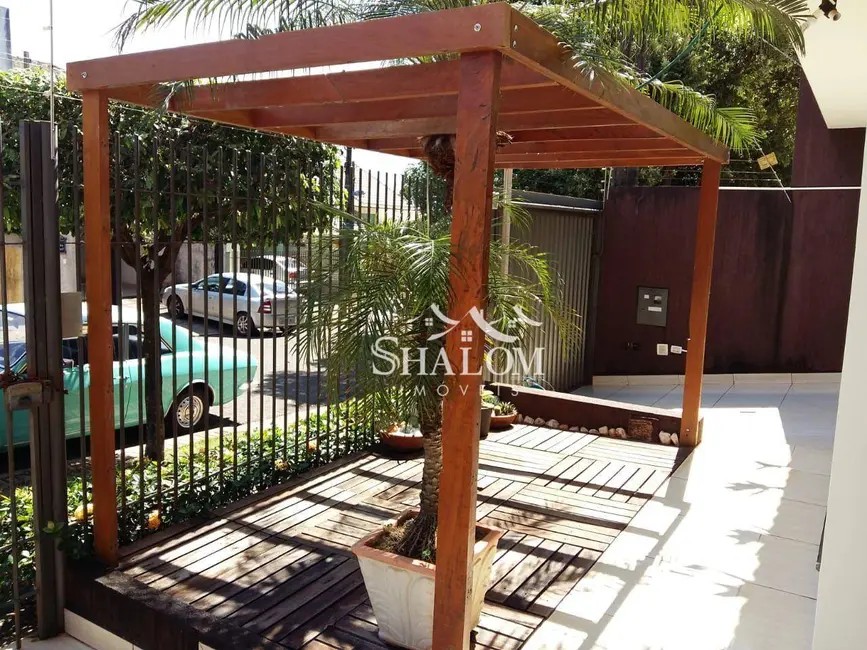 Sobrado com 3 quartos à venda, 180m2 em Cidade Jardim, Maringa - PR - imagem 4 Foto 4 de Sobrado com 3 quartos à venda, 180m2 em Cidade Jardim, Maringa - PR