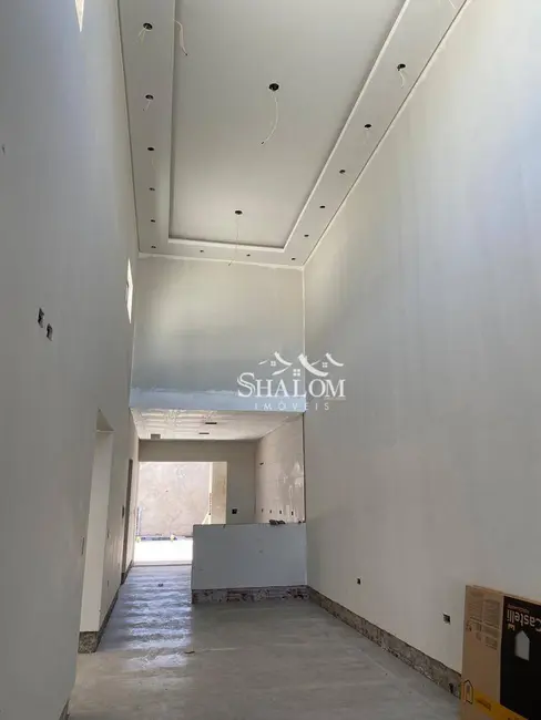 Casa com 3 quartos à venda, 196m2 em Jardim Itália II, Maringa - PR - imagem 5 Foto 5 de Casa com 3 quartos à venda, 196m2 em Jardim Itália II, Maringa - PR