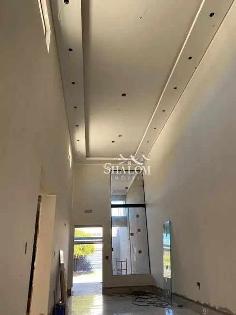 Casa com 3 quartos à venda, 196m2 em Jardim Itália II, Maringa - PR - imagem 3 Foto 3 de Casa com 3 quartos à venda, 196m2 em Jardim Itália II, Maringa - PR