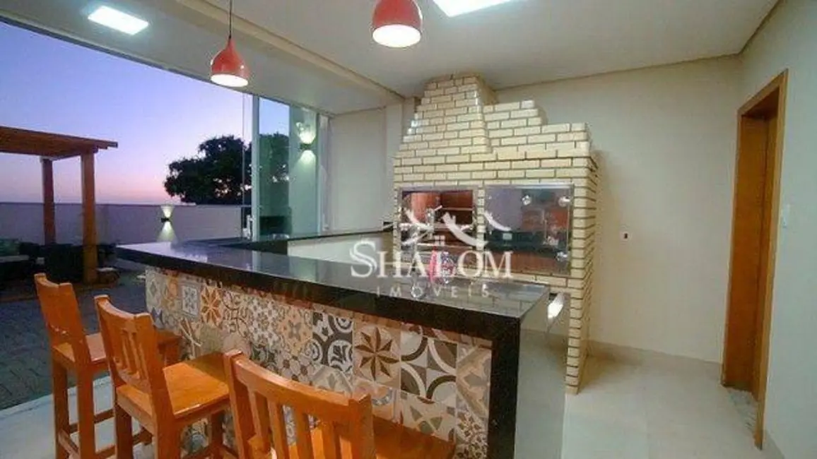 Foto 6 de Sobrado com 3 quartos à venda, 962m2 em Centro, Marialva - PR